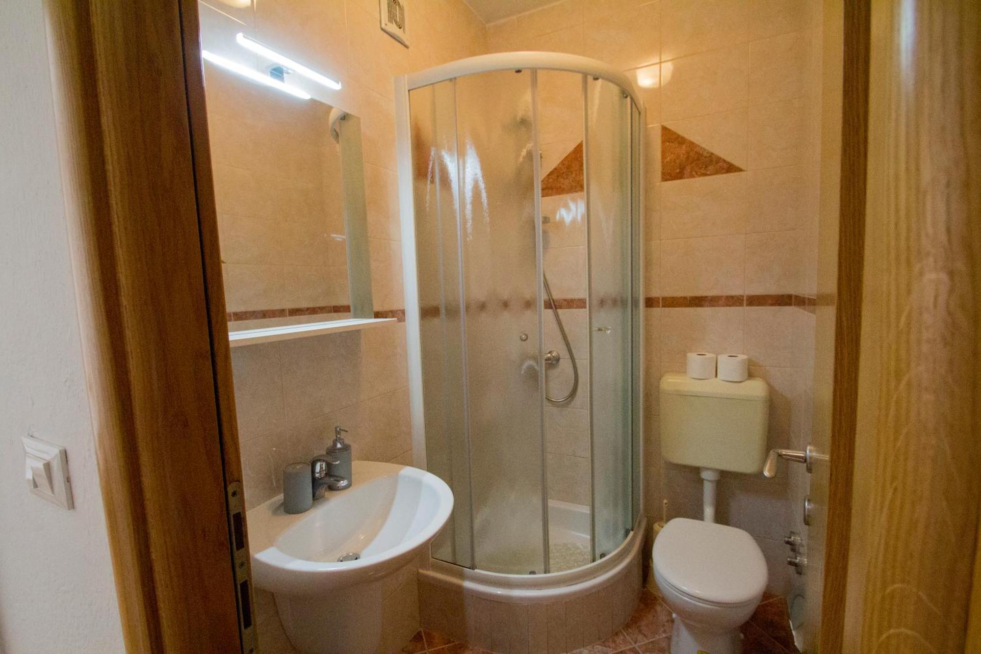 Apartmani Josip Brela Ngoại thất bức ảnh
